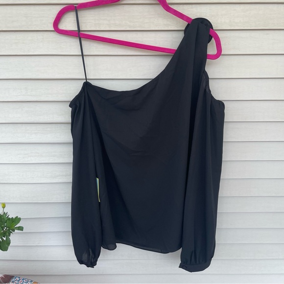 CeCe Long Sleeve Asymmetrical One Shoulder Blouse in Rich Black Size XL (NWT) - Picture 3 of 13
